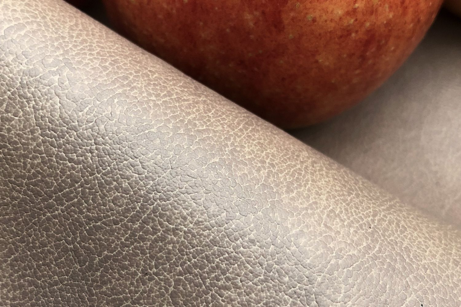 Anche le mele possono essere usate per realizzare tessuti