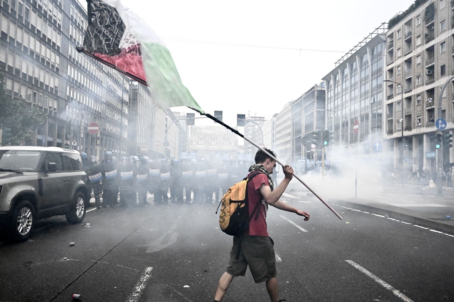 Scontri a Milano pro-Palestina
