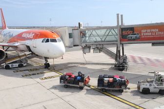 Aeroporto Nizza sfiorata collisione