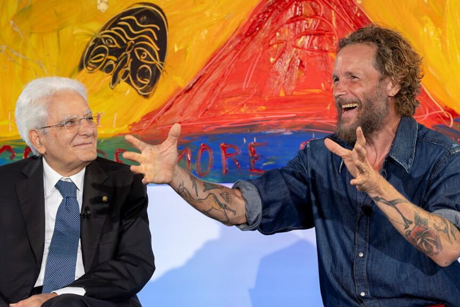 Il Presidente Mattarella con Jovanotti a Nisida