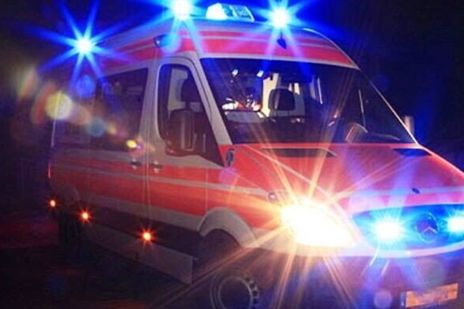 Sull'A4 con l'auto in panne, uomo travolto e ucciso nel Novarese