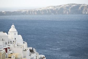 I vulcani Santorini e Kolumbo e la camera magmatica condivisa