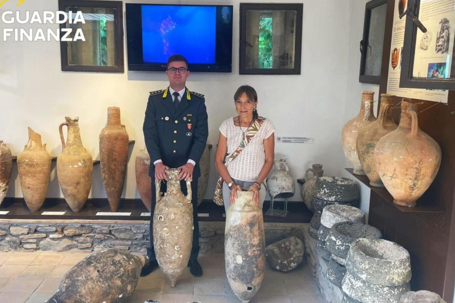 Le anfore ritrovate a Messina