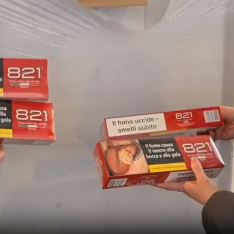 Scoperta fabbrica sigarette di contrabbando Cassino