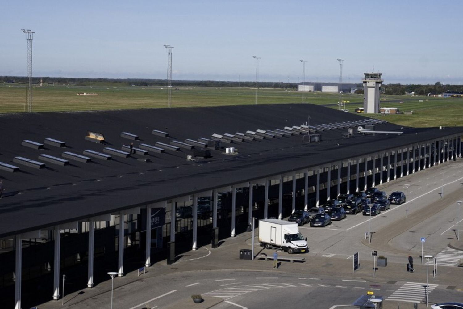 Droni sorvolano siti militari, ancora tensione in Danimarca. Mosca: "L'Ue è isterica"