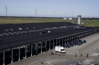 Droni sorvolano siti militari, ancora tensione in Danimarca. Mosca: "L'Ue è isterica"