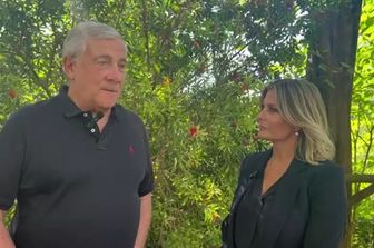 Il ministro Antonio Tajani e il direttore di AGI Rita Lofano