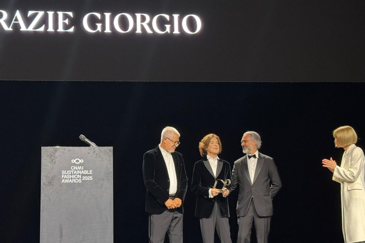 Wintour premia la ‘famiglia’ Armani