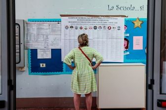 Elezioni - seggio elettorale