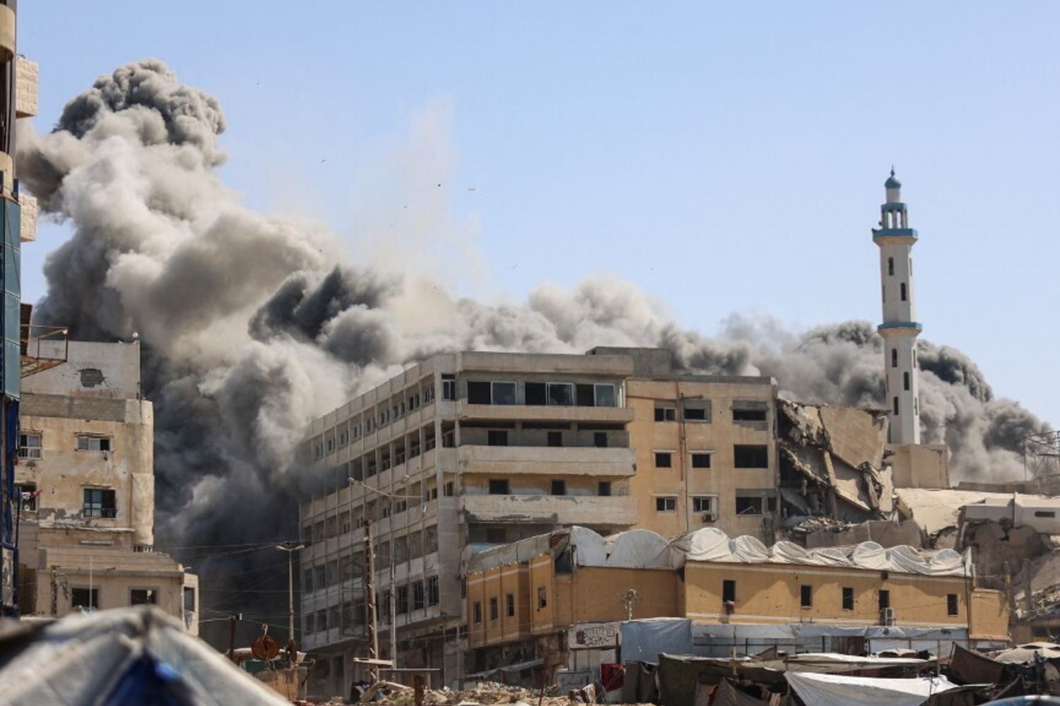 Bombardamenti su Gaza City