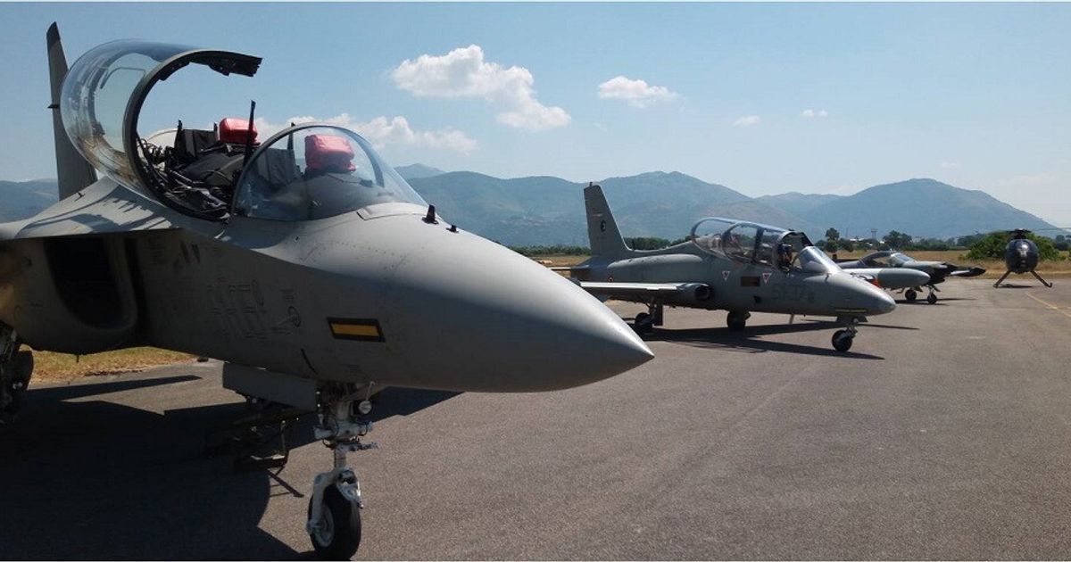 Aereo militare da addestramento precipita al Circeo, due morti