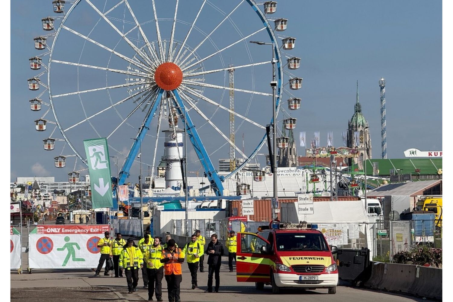 Spari ed esplosioni a Monaco di Baviera, almeno un morto. Chiusa l'Oktoberfest