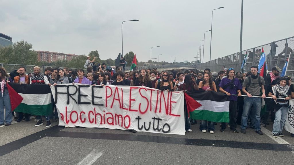 L'Italia manifesta per Gaza. La Cgil, "2 milioni in piazza". Il Viminale: "No, sono 400mila"