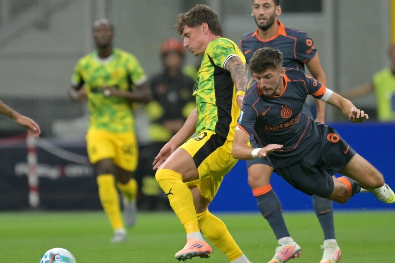 Il Verona cade in casa, il Sassuolo ringrazia Pinamonti e vince 1-0