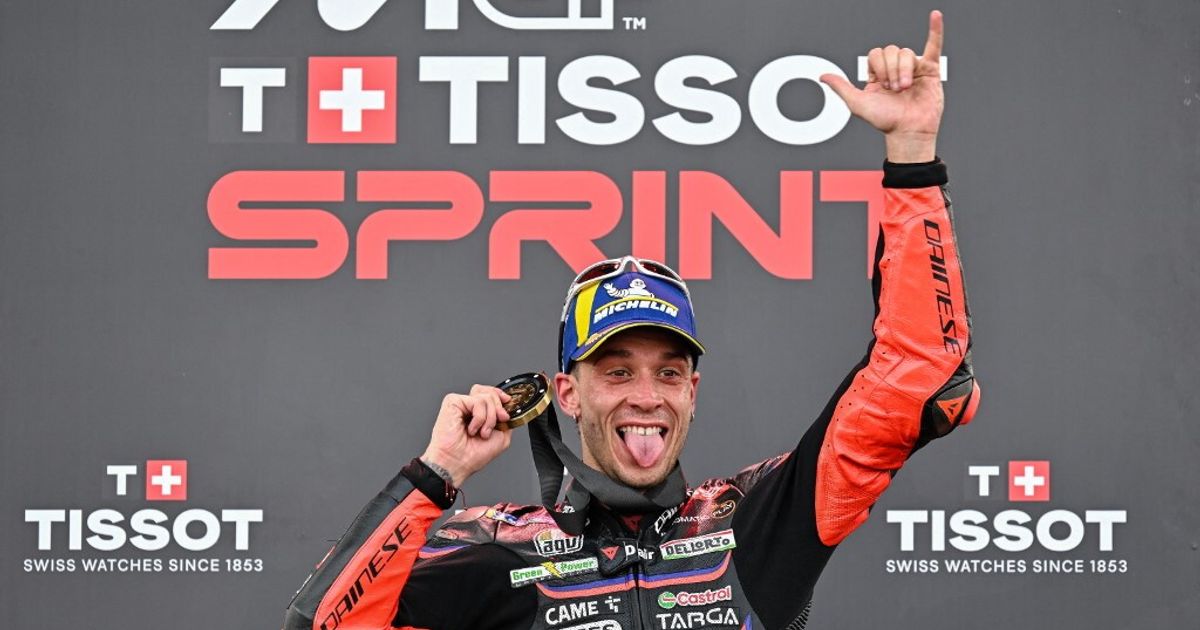 Strepitoso Bezzecchi nella Sprint, rimonta e sorpasso vincente