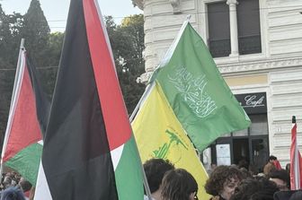 Tra bandiere di Hamas e di Hezbollah cori contro il governo e i giornalisti