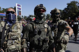 Chicago "è zona di guerra". Trump invia la Guardia Nazionale