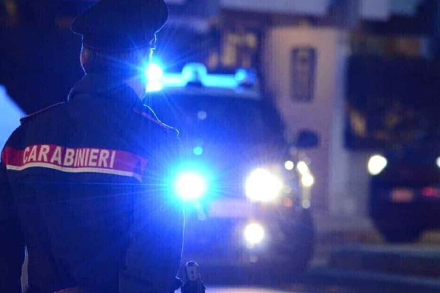 Si arrampica su una statua che cede all'improvviso, muore 19enne in Alta Val Venosta