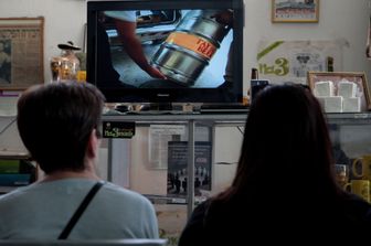 Guardare la tv meno di un'ora al giorno fa bene al cuore