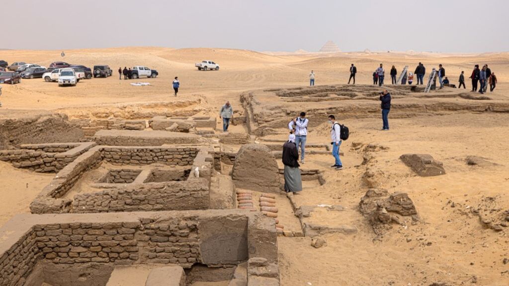 È sparita una lastra antica dalla necropoli di Saqqara