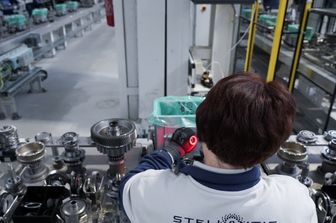 Stellantis, crollo della produzione in Italia. Fim: "Risultato peggiore delle previsioni"