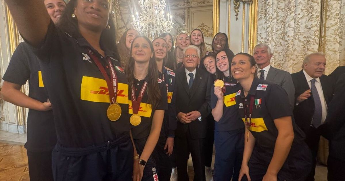 mattarella riceve le nazionali di volley siete state e siete stati formidabili