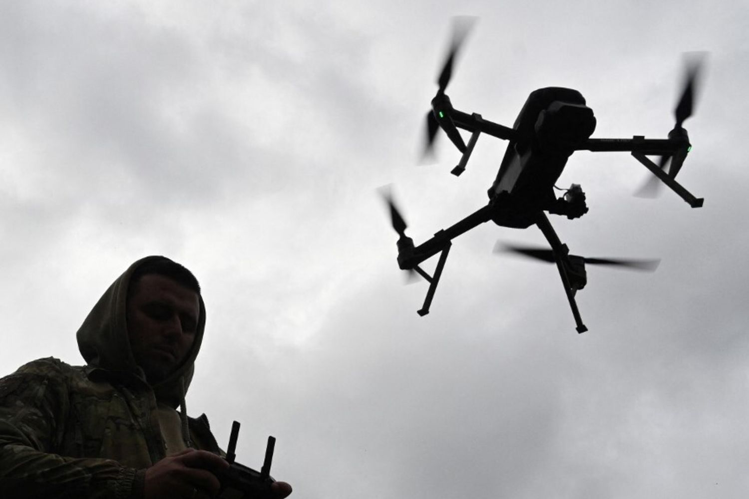 Droni, guerra ibrida