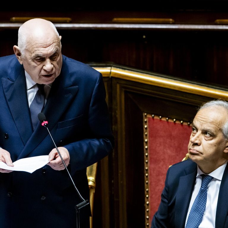 Caso Almasri, la Giunta della Camera dice no al processo per Piantedosi, Nordio e Mantovani