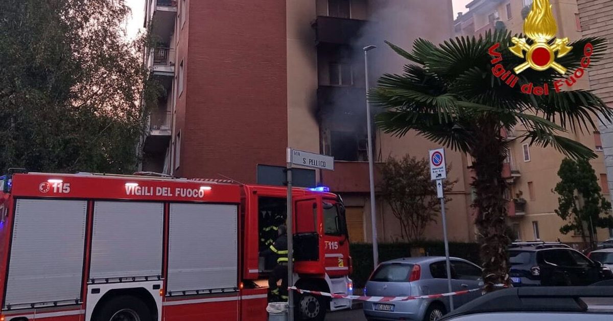 In fiamme un condominio nel Milanese, morti due anziani e il figlio