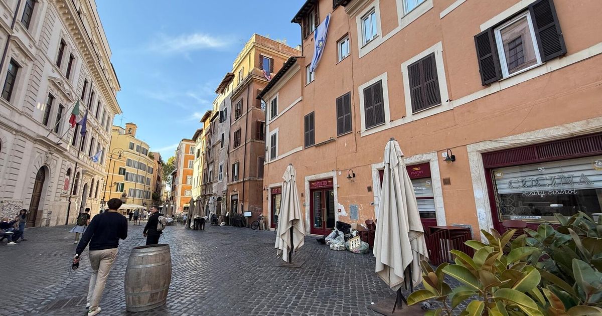 Nel giorno della liberazione degli ostaggi al Ghetto di Roma si fa (tre volte) festa
