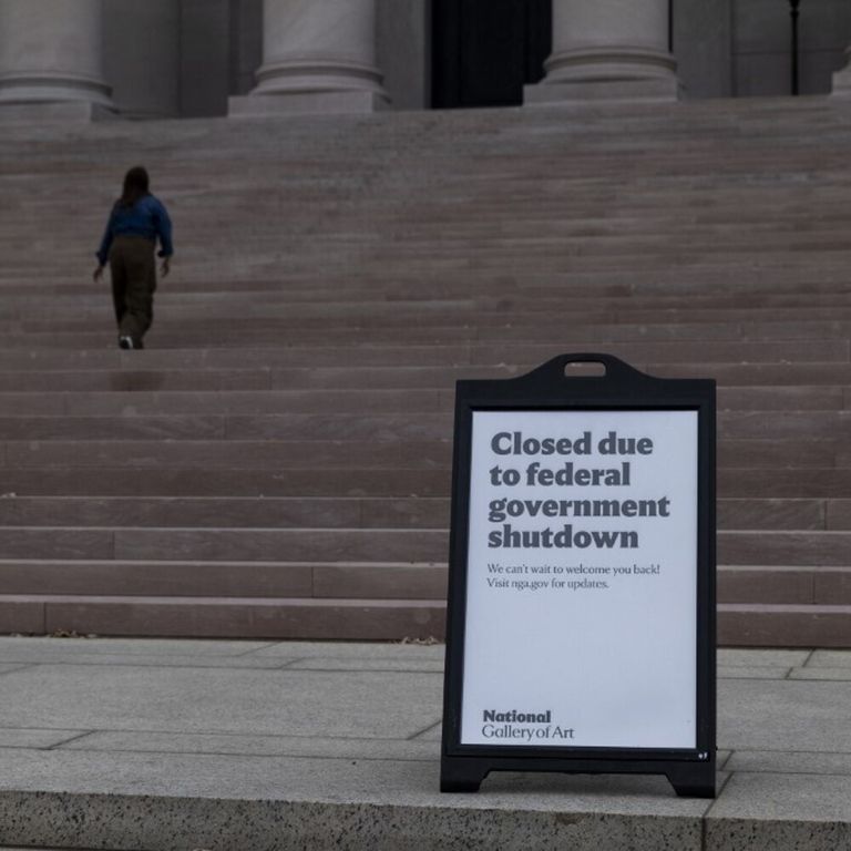 'Shutdown' negli Usa: chiusi musei e parchi nazionali, traffico aereo a singhiozzo