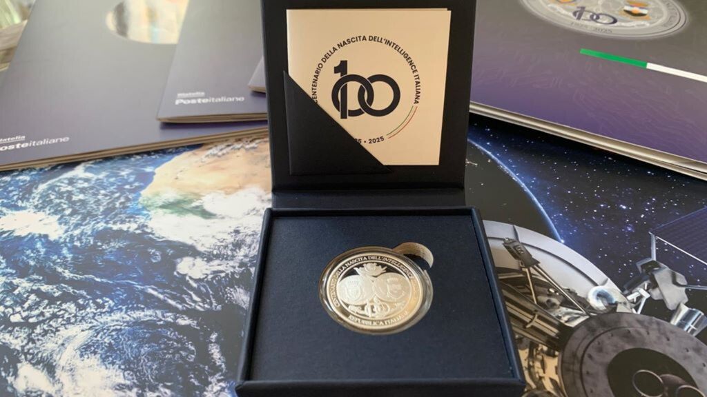 La moneta  per i 100 anni dell'Intelligence