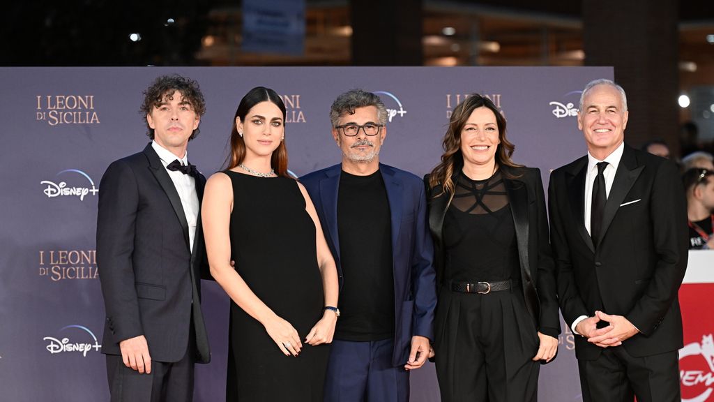 Il cast di Leoni di Sicilia
