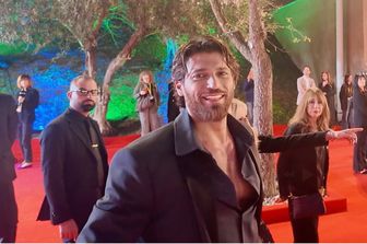Can Yaman sul red carpet di Sandokan