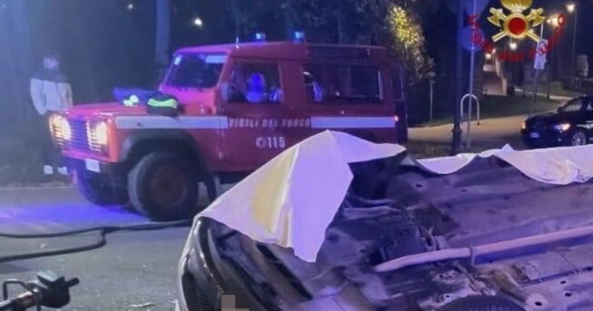 Auto si schianta contro una fontana ad Asiago, morti tre ventenni