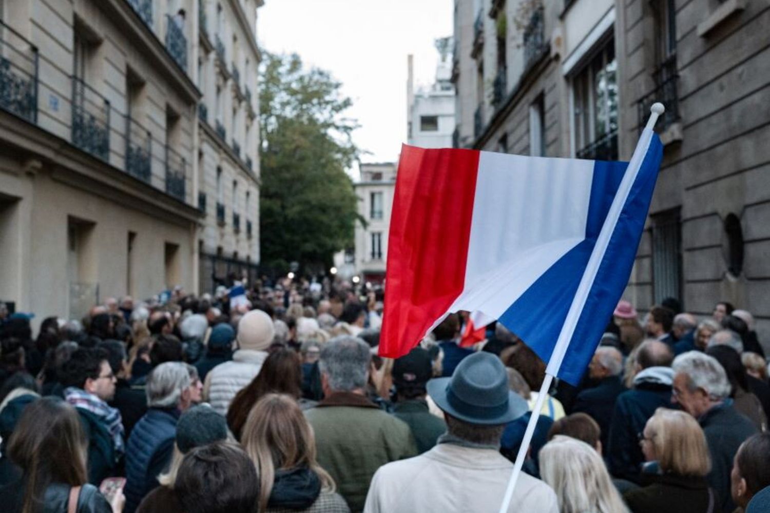 Manifestazione di solidarietà per Sarkozy