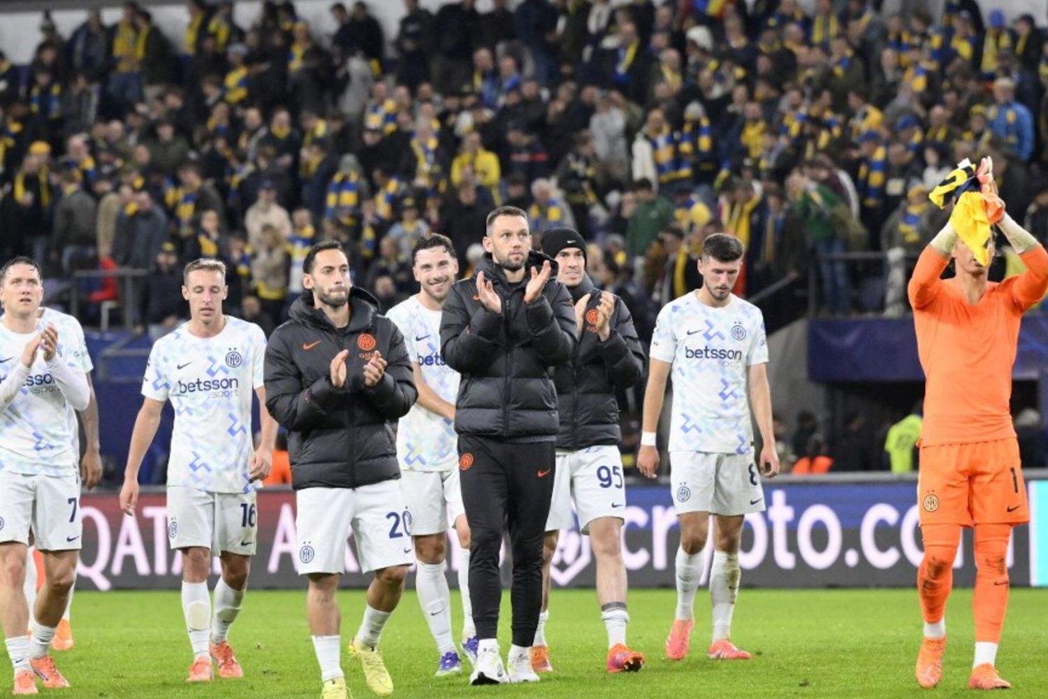 Inter travolgente, Napoli da incubo: Champions a due facce per le italiane