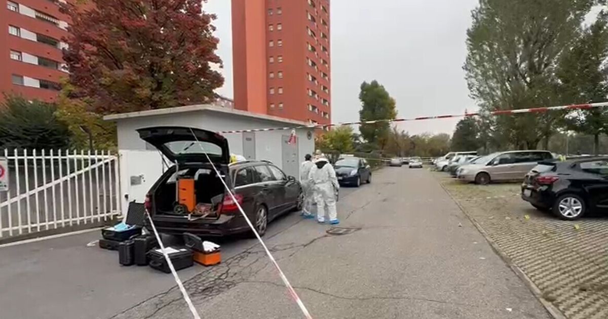 Accoltellata al volto in strada, è gravissima in ospedale