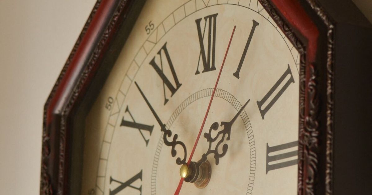 Torna l’ora solare: i benefici di un