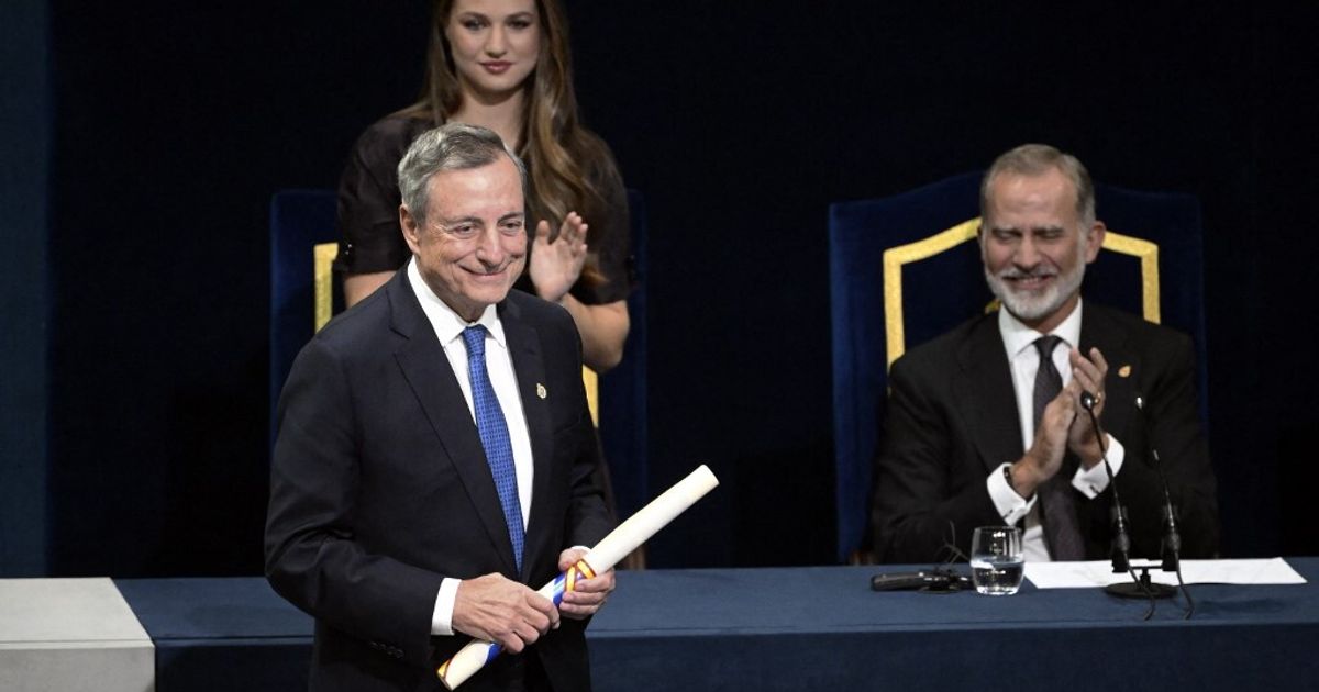 Draghi: "Ue sotto attacco. Federalismo pragmatico unica strada"