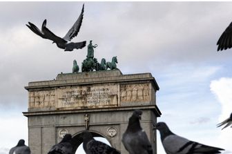 l'Arco de la Victoria, un arco di trionfo alto 49 metri costruito per volere di Francisco Franco per commemorare la vittoria delle truppe franchiste nella battaglia di Ciudad Universitaria del 1936