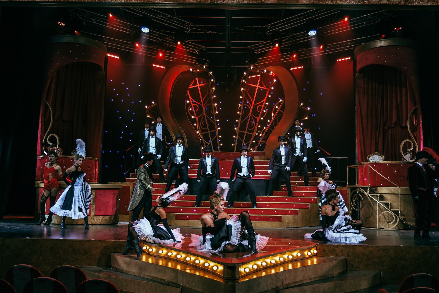 Première  "Moulin Rouge! Il Musical" al Sistina Chapiteau