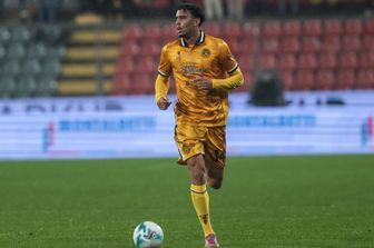 L'Udinese vince in casa dopo 7 mesi, 3-2 al Lecce. Parma e Como non si fanno male (0-0)