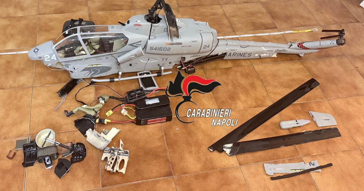 Paura a Ischia: elicottero di 8 kg radiocomandato cade tra le case