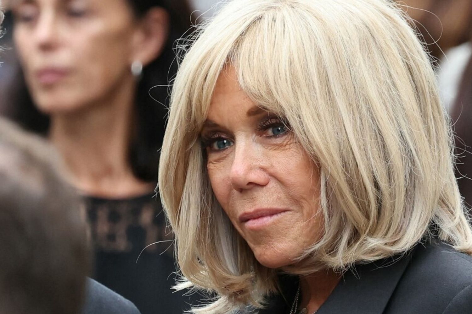 Brigitte Macron, a processo chi l’ha accusata di essere un uomo