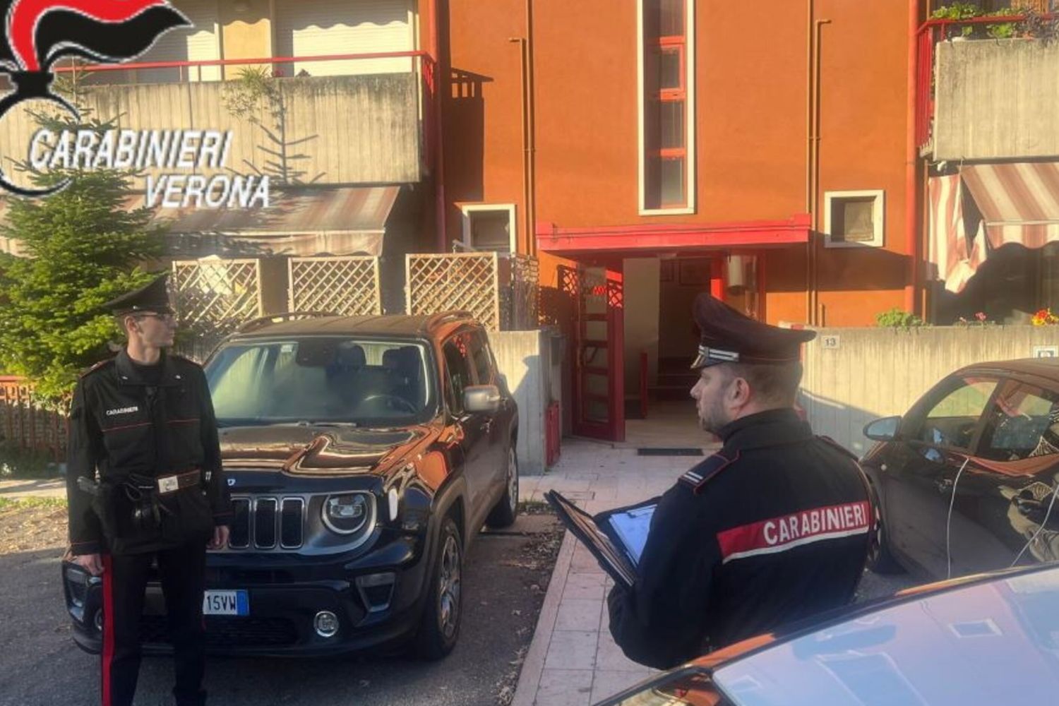 I carabinieri sul luogo dell'omicidio