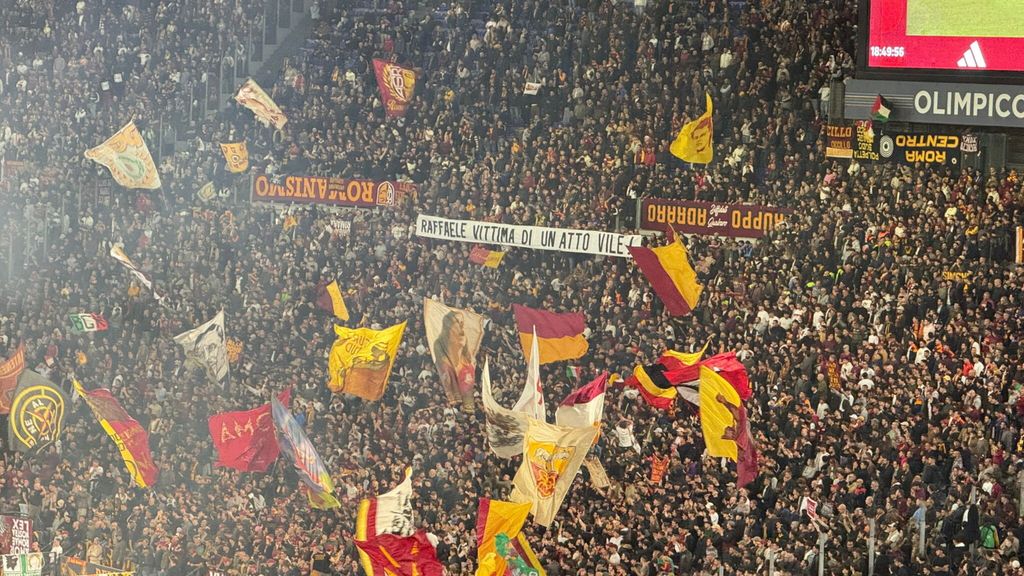 Striscione dedicato a Raffaele Marianella