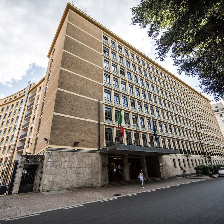 La Corte dei Conti boccia il Ponte sullo Stretto. Meloni: "Atto di invasione dei giudici"