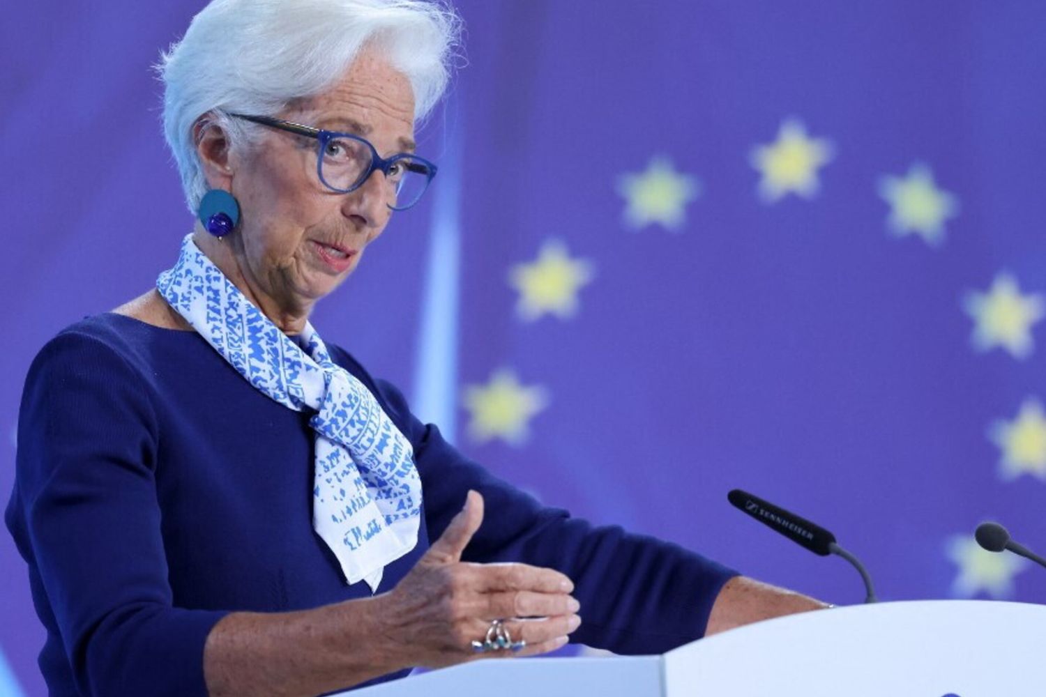 La Bce lascia i tassi invariati al 2%. "Prospettive ancora incerte per dazi e tensioni geopolitiche"