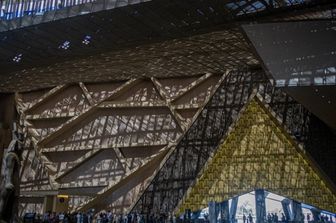 Sfarzo faraonico al Cairo: il mondo celebra l’inaugurazione del Grande Museo Egizio